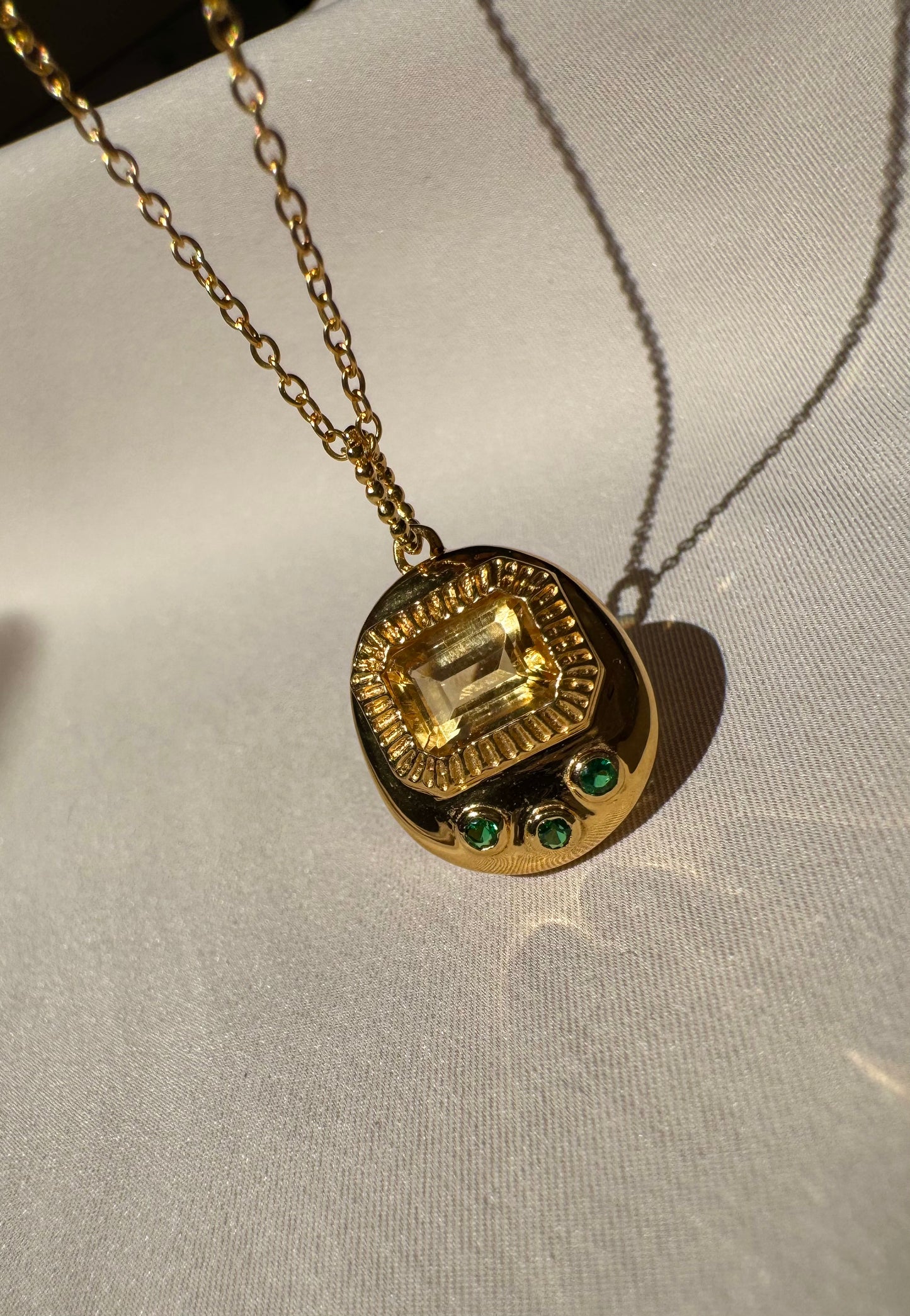 Luster glow pendant