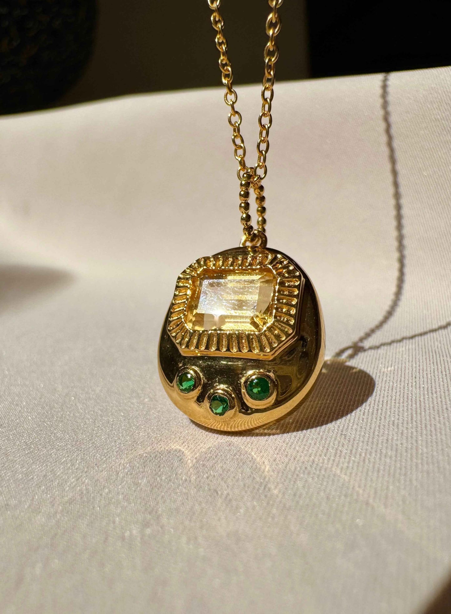 Luster glow pendant